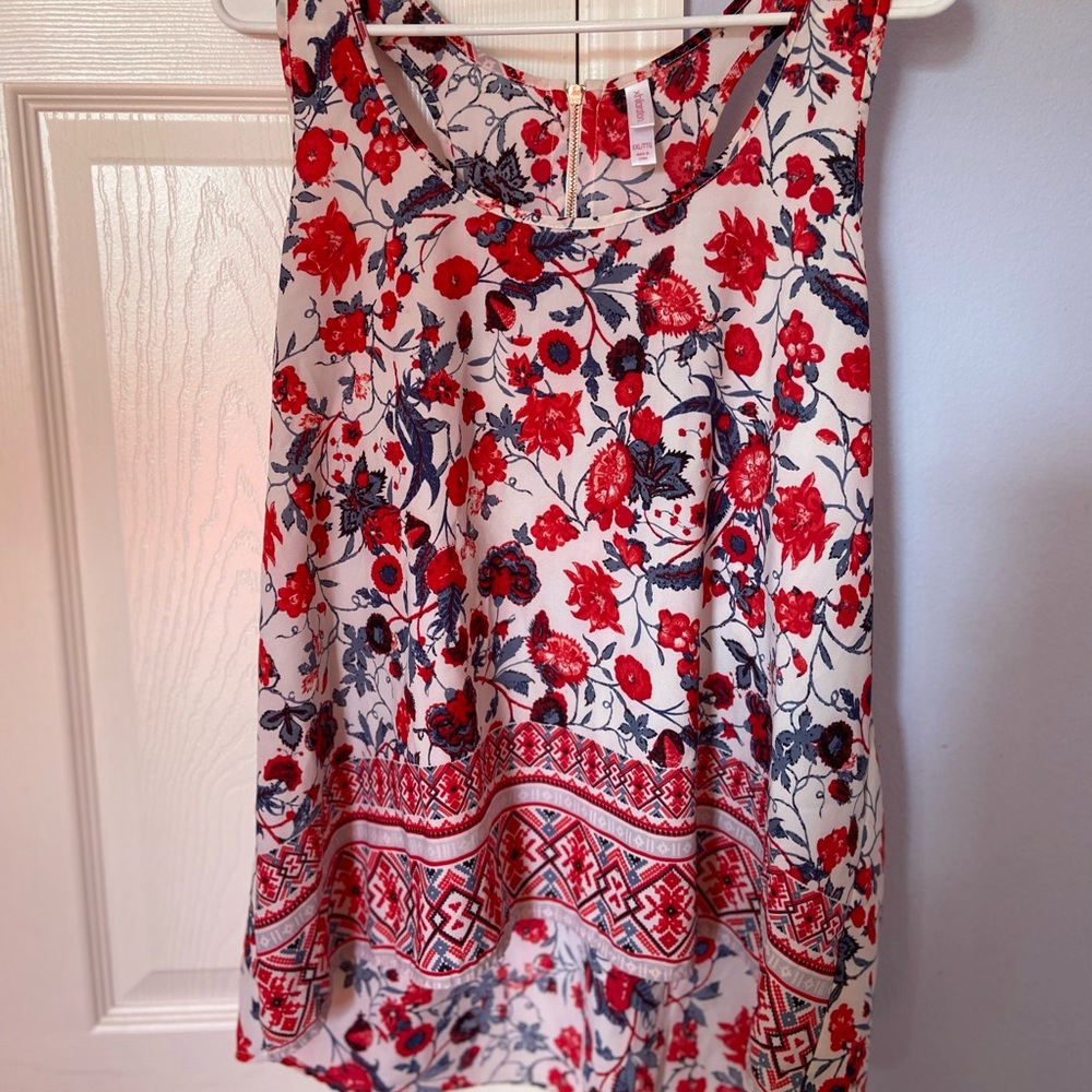 Red white and blue floral top